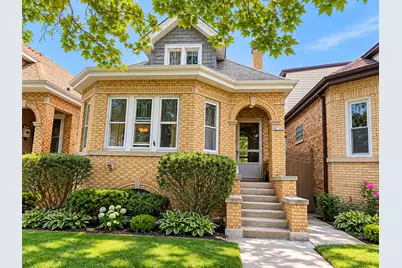 6243 W Waveland Avenue, Chicago, IL 60634 - Photo 1