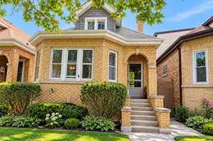 6243 W Waveland Ave, Chicago, IL 60634 - Photo 1