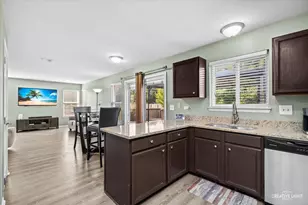 624 Jenna Dr, South Elgin, IL 60177 - Photo 7