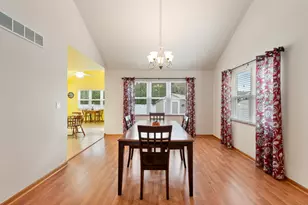 1582 Sun Ridge Dr, Bourbonnais, IL 60914 - Photo 5