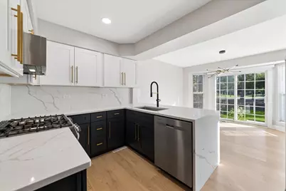 125 Alsace Court, Bloomingdale, IL 60108 - Photo 7