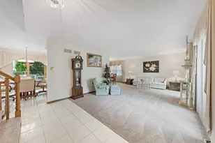 7502 W Lakeside Dr, Frankfort, IL 60423 - Photo 3