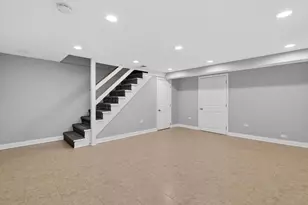 15 S Waiola Ave, La Grange, IL 60525 - Photo 9