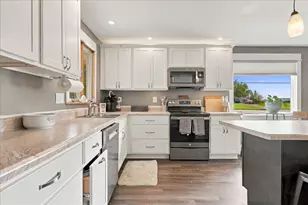 1761 Franklin Rd, Franklin Grove, IL 61031 - Photo 5