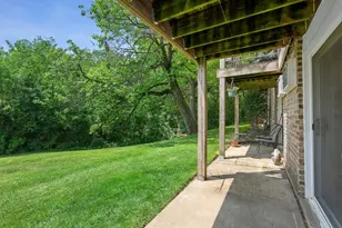 10130 S 84th Terrace, Palos Hills, IL 60465 - Photo 3