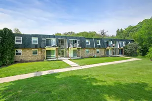 10130 S 84th Terrace, Palos Hills, IL 60465 - Photo 1