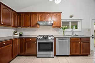 535 Edens Ln, Northfield, IL 60093 - Photo 11