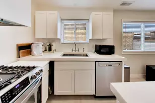 2600 W Walton St, Chicago, IL 60622 - Photo 13