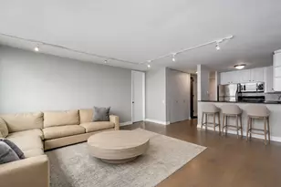 1030 N State St, Chicago, IL 60610 - Photo 5