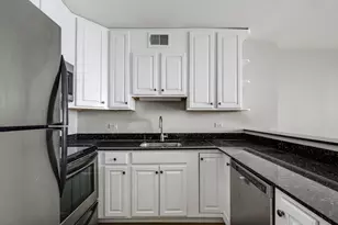 1030 N State St, Chicago, IL 60610 - Photo 7