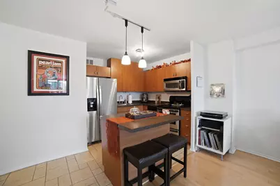 555 W Cornelia Avenue #1002, Chicago, IL 60657 - Photo 7