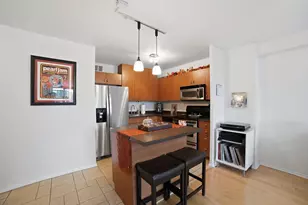 555 W Cornelia Ave, Chicago, IL 60657 - Photo 7