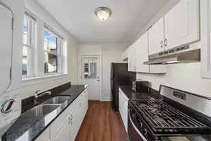 2757 W Arthur Ave, Chicago, IL 60645 - Photo 5