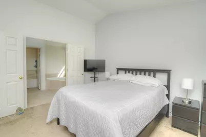 688 Stewart Avenue, North Aurora, IL 60542 - Photo 19