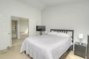 688 Stewart Ave, North Aurora, IL 60542 - Photo 19