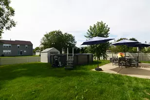 688 Stewart Ave, North Aurora, IL 60542 - Photo 33