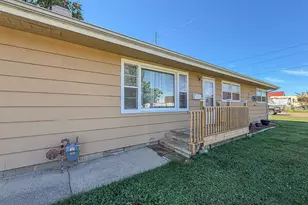420 W Pierce Ave, Charleston, IL 61920 - Photo 3
