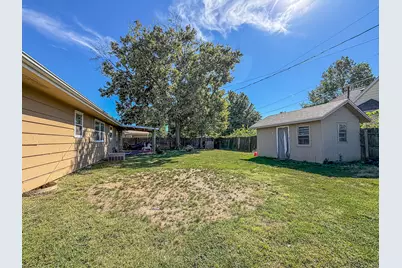 420 W Pierce Avenue, Charleston, IL 61920 - Photo 35