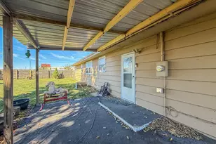 420 W Pierce Ave, Charleston, IL 61920 - Photo 29