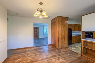 420 W Pierce Ave, Charleston, IL 61920 - Photo 9