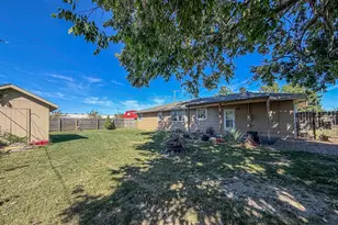 420 W Pierce Ave, Charleston, IL 61920 - Photo 33