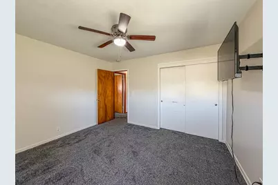 420 W Pierce Avenue, Charleston, IL 61920 - Photo 23