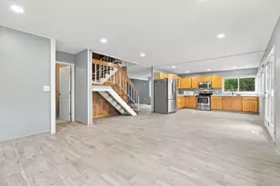 1650 Beverly Ct, Hanover Park, IL 60133 - Photo 11