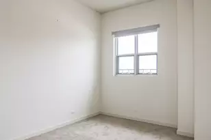 910 W Huron St, Chicago, IL 60642 - Photo 9