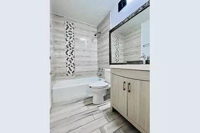 7033 N Kedzie Avenue #710, Chicago, IL 60645 - Photo 13