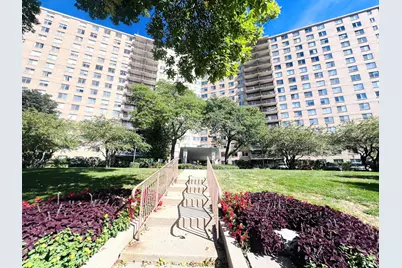 7033 N Kedzie Avenue #710, Chicago, IL 60645 - Photo 1