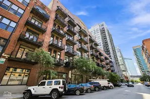 375 W Erie St, Chicago, IL 60654 - Photo 1