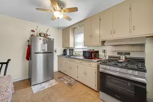 8610 S Vernon Ave, Chicago, IL 60619 - Photo 11