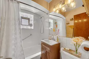 8610 S Vernon Ave, Chicago, IL 60619 - Photo 13