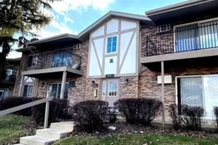 16W 525 Lake Dr, Willowbrook, IL 60527 - Photo 1