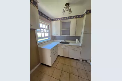 1725 Locust Street, Sterling, IL 61081 - Photo 9