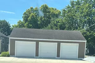 1725 Locust St, Sterling, IL 61081 - Photo 15