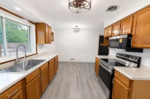3327 Thelma St, Rockford, IL 61108 - Photo 9