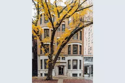 10 W Chestnut Street #4, Chicago, IL 60611 - Photo 1