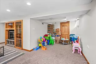249 W Butterfield Rd, Elmhurst, IL 60126 - Photo 27