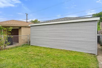 9625 S Lowe Avenue, Chicago, IL 60628 - Photo 15