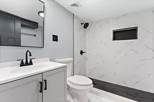 9625 S Lowe Ave, Chicago, IL 60628 - Photo 9