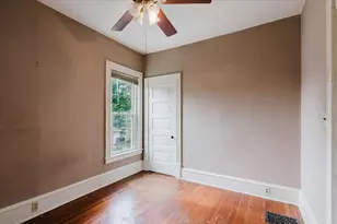 302 W Wood St, Bloomington, IL 61701 - Photo 35