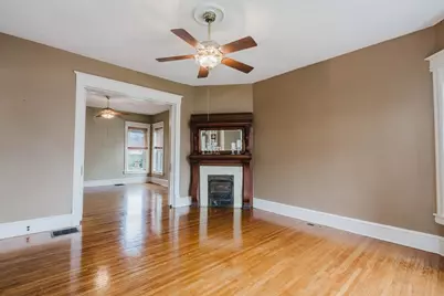 302 W Wood Street, Bloomington, IL 61701 - Photo 11
