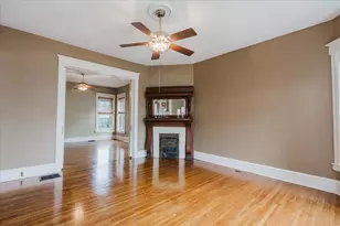 302 W Wood St, Bloomington, IL 61701 - Photo 11