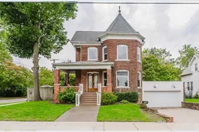 302 W Wood Street, Bloomington, IL 61701 - Photo 1