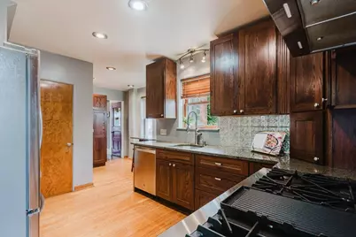 302 W Wood Street, Bloomington, IL 61701 - Photo 25