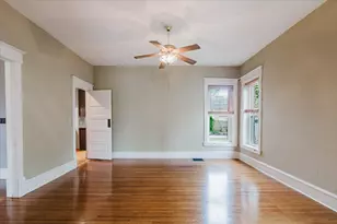 302 W Wood St, Bloomington, IL 61701 - Photo 17