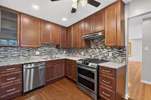 471 E 15th Pl, Lombard, IL 60148 - Photo 5