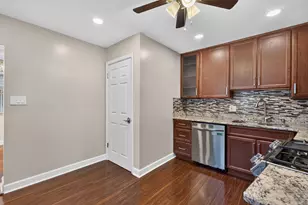 471 E 15th Pl, Lombard, IL 60148 - Photo 7