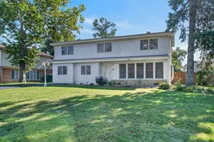 471 E 15th Pl, Lombard, IL 60148 - Photo 1